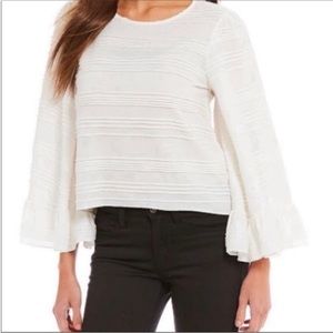 ✨ NWT Gianni Bini Elizabeth Knit Ivory Top ✨